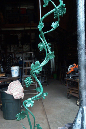 Light post grapevine